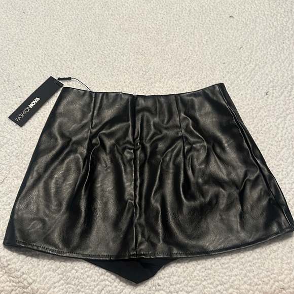 Leather Mini Skirt Fashion Nova - Picture 2 of 4
